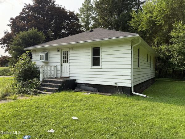 1822 S Old Post Road, Castleton On Hudson, NY 12033