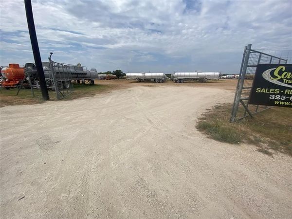 8306 I-20, Clyde, TX 79510