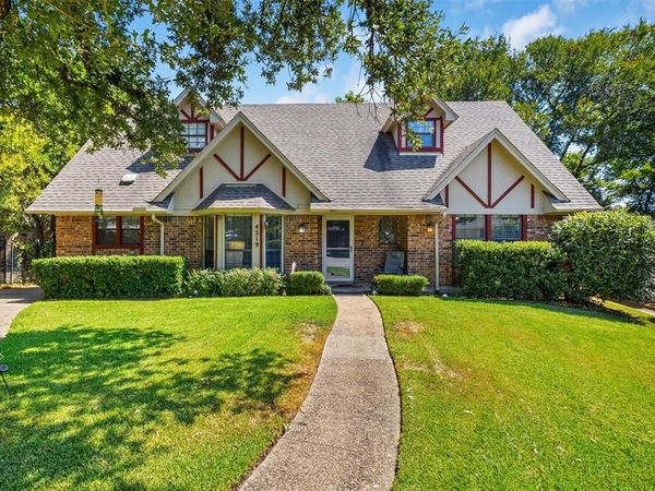 4219 Pleasant Oaks Court , Arlington, TX 76016