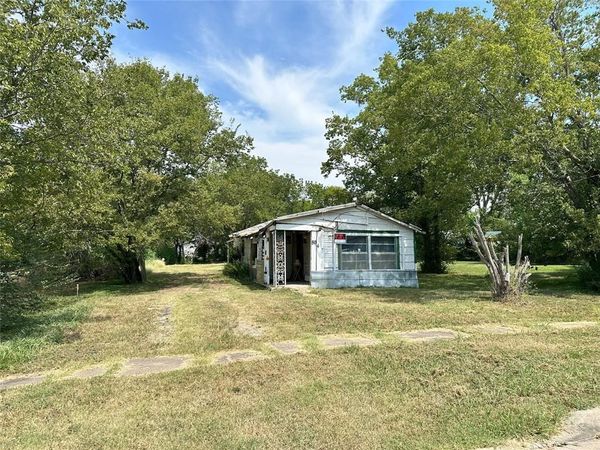 804 E 12th Avenue , Corsicana, TX 75110