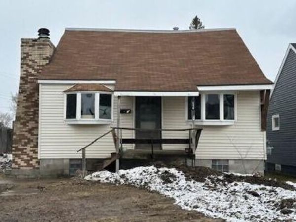 110 W 12th Avenue, Sault Ste Marie, MI 49783