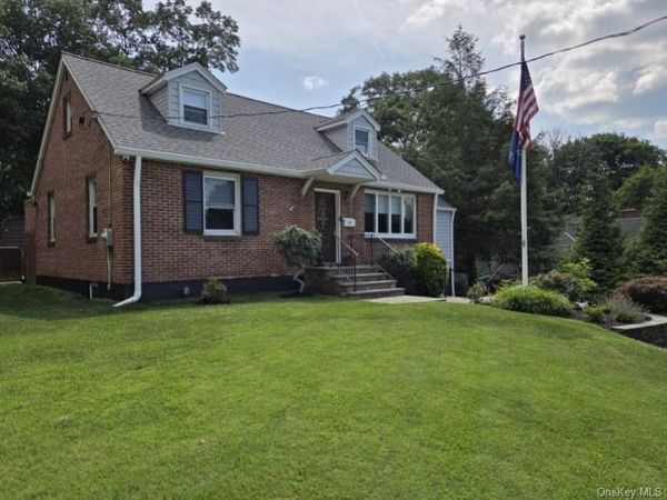 11 Fairview Place , Suffern, NY 10901