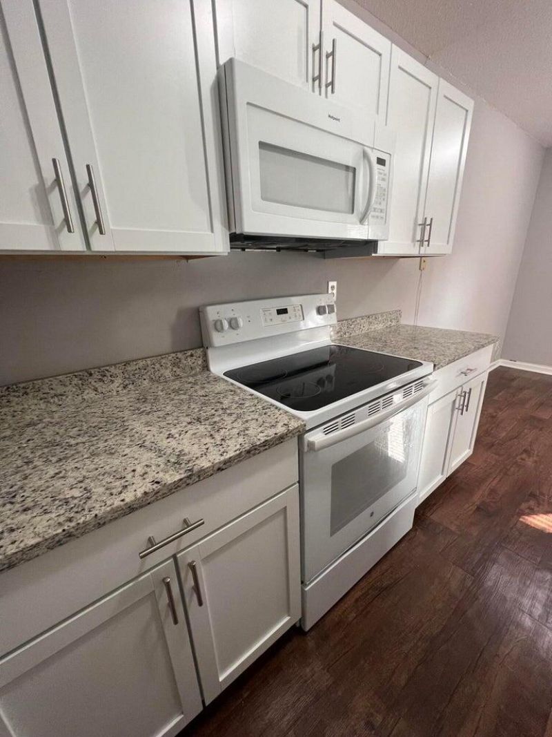 109 N Miller Street Photo 4