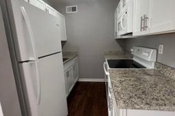 109 N Miller Street photo 4