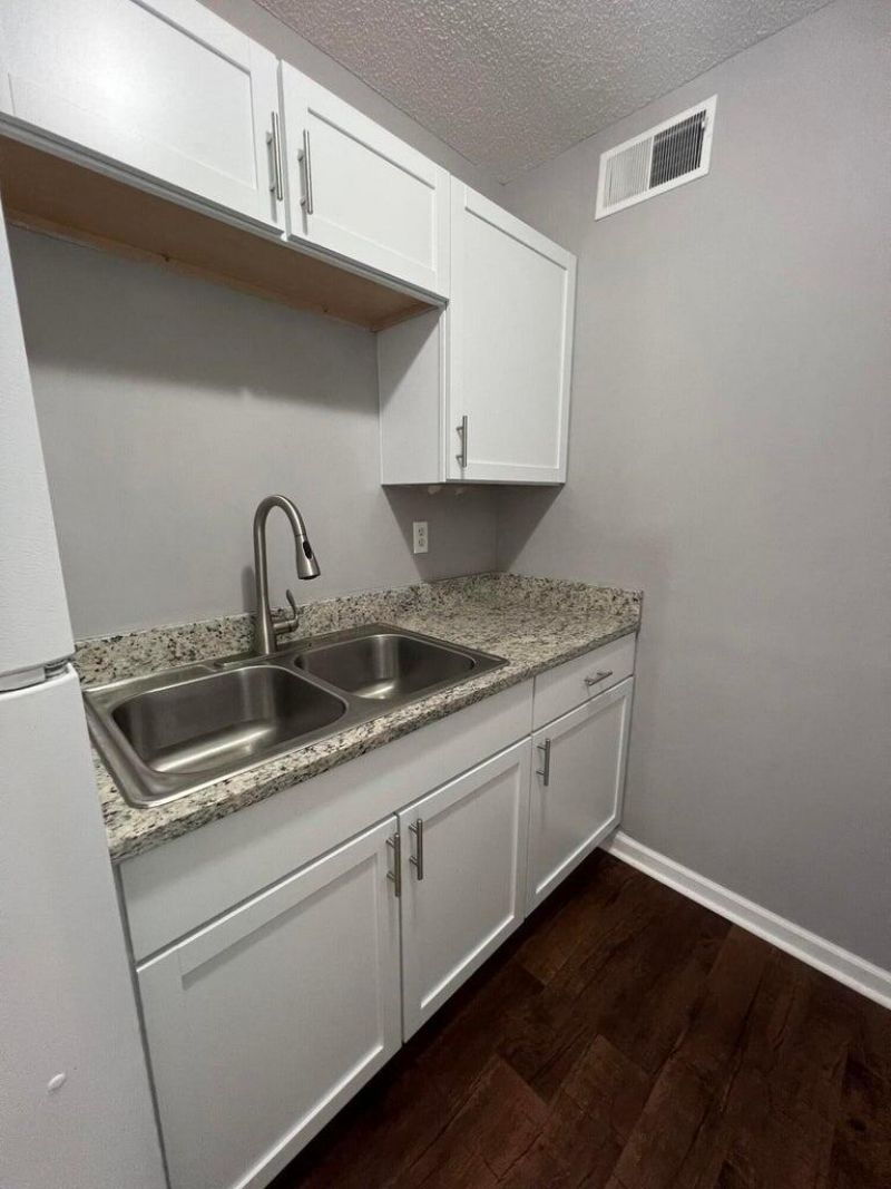 109 N Miller Street Photo 6