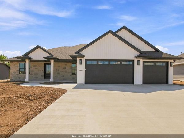 3685 ELLA JO WAY, De Pere, WI 54115