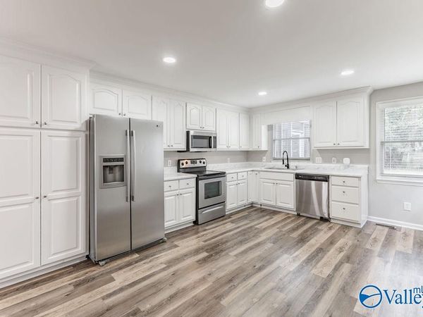 2605 Waltham Drive NE, Huntsville, AL 35811