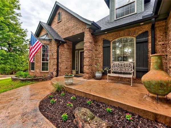 9513 S Foxmor Drive, Oklahoma City, OK 73165