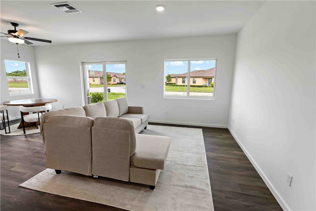 1870 Joyful Circle, Fort Pierce, FL 34947 Photo