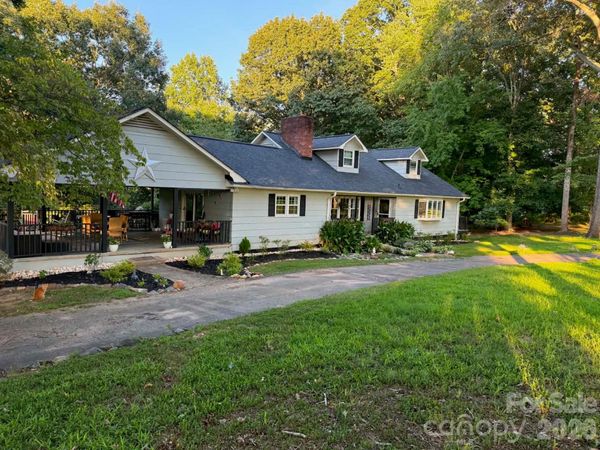 1725 Fred Hinshaw Road , Yadkinville, NC 27055