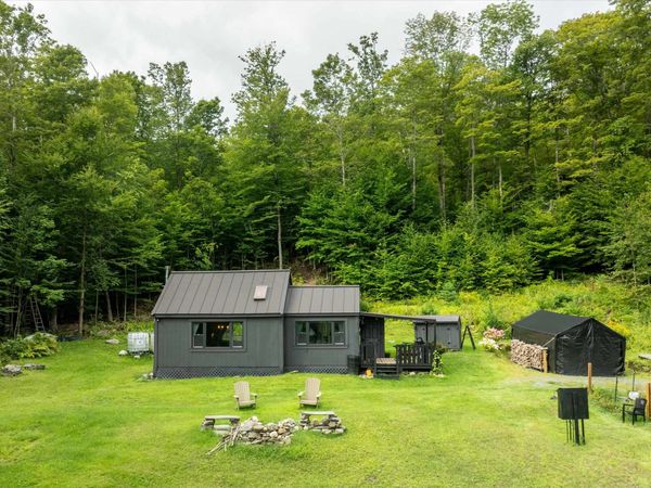 991 Old Post Road, Bradford, VT 05033
