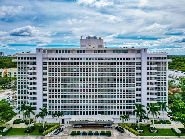 700 Biltmore Way , Unit 1017, Coral Gables, FL 33134