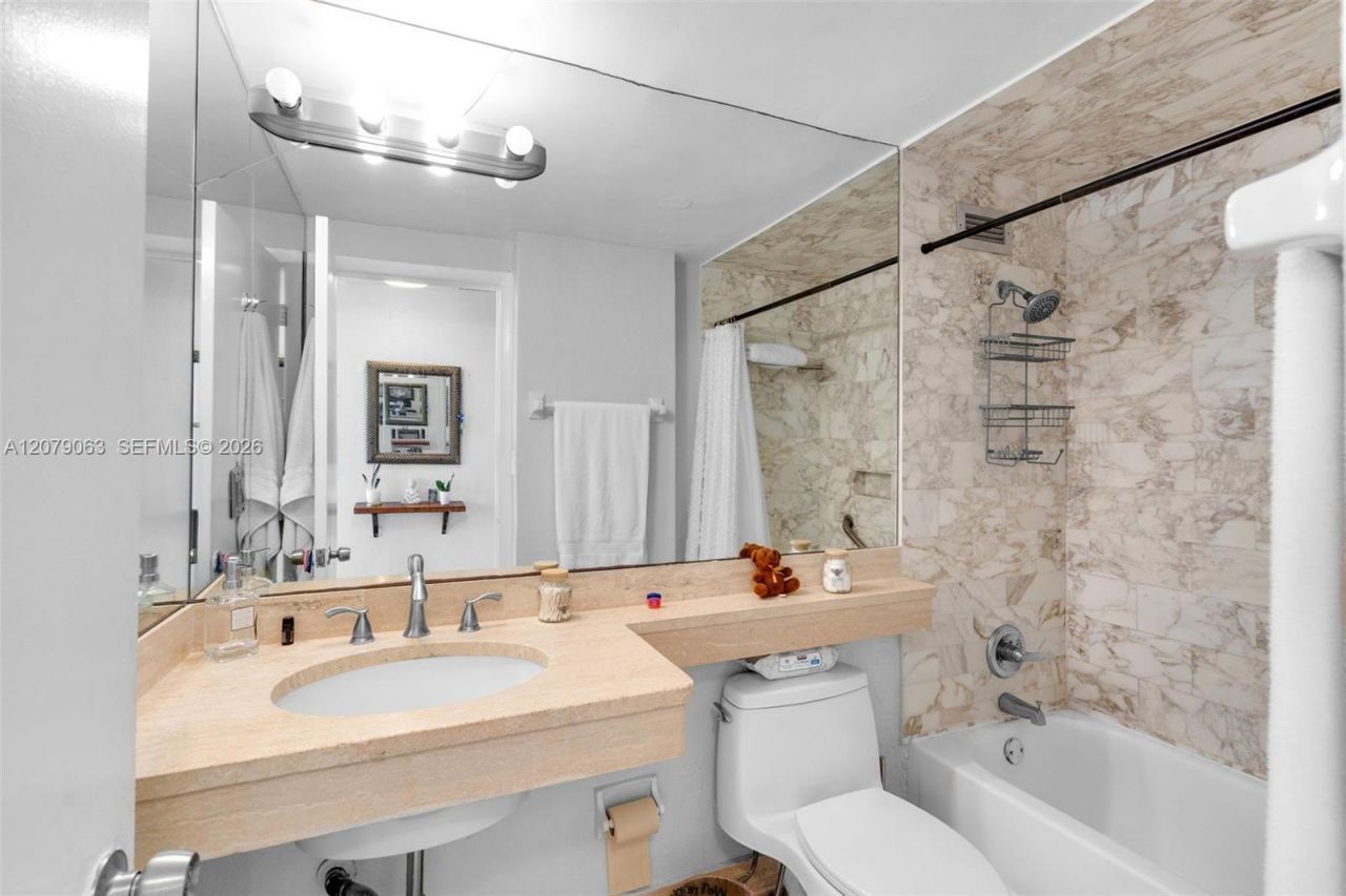700 Biltmore Way, Unit 1017, Coral Gables, FL 33134 Photo
