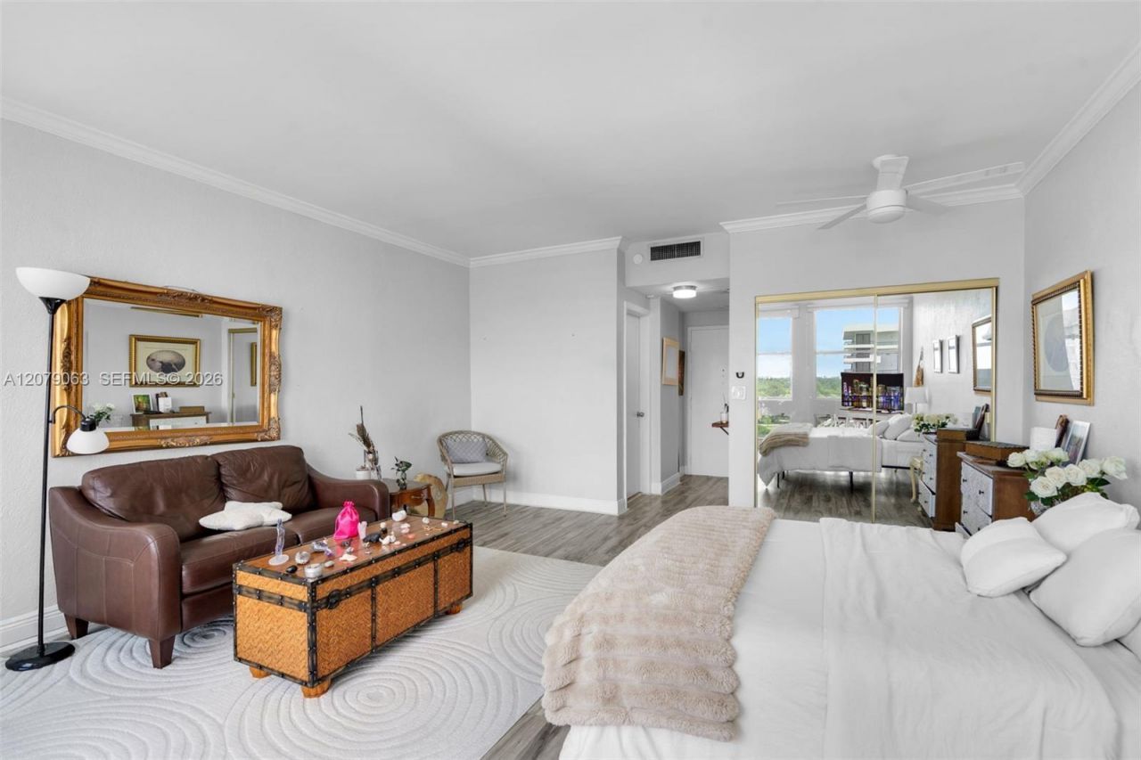 700 Biltmore Way, Unit 1017, Coral Gables, FL 33134 Photo