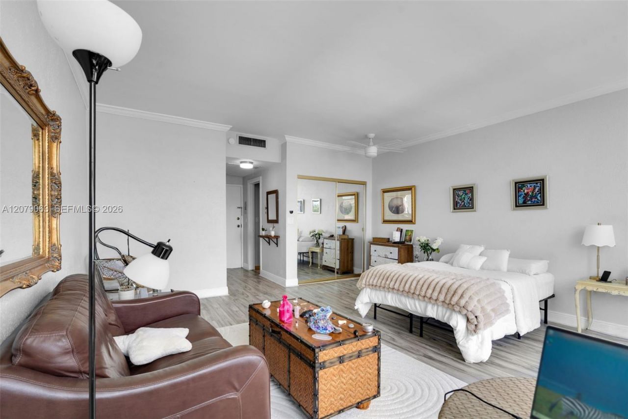 700 Biltmore Way, Unit 1017, Coral Gables, FL 33134 Photo