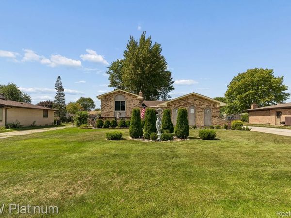 37233 Almont Drive W, Sterling Heights, Mi 48310