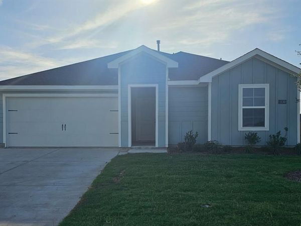 1130 Breezy Oak Drive, Nevada, TX 75173