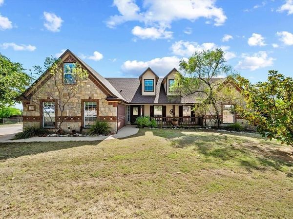 104 Caballos Lane , Springtown, TX 76082