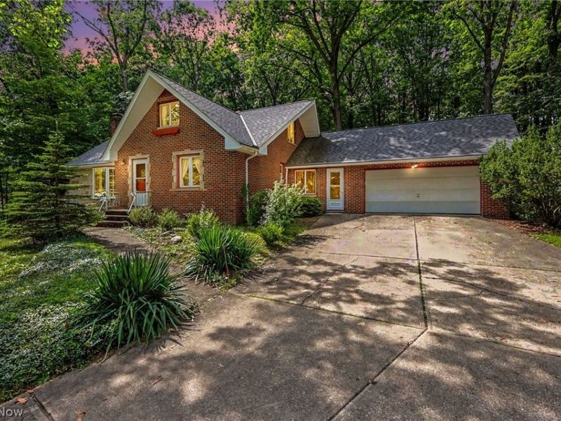 7550 Beverly Drive, Independence, OH 44131 Photo 2