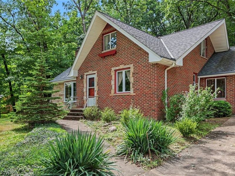 7550 Beverly Drive, Independence, OH 44131 Photo 3