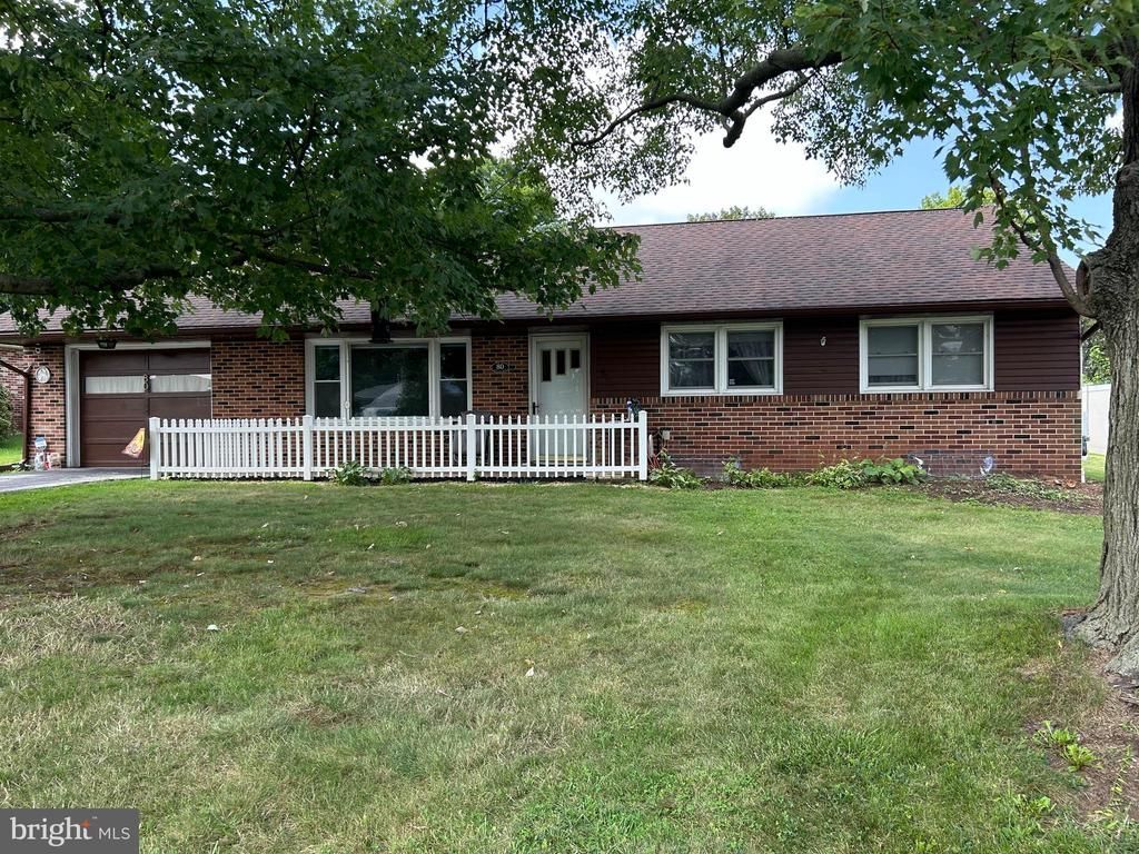 80 COTTAGE DRIVE, MANCHESTER, PA 17345