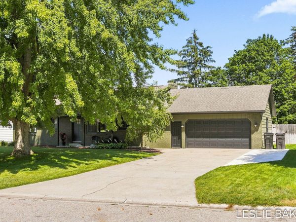 2666 Gay Paree Drive, Zeeland, MI 49464