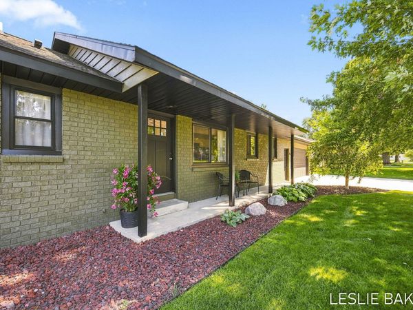 2666 Gay Paree Drive, Zeeland, MI 49464
