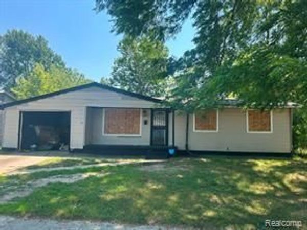 1201 Oleander Drive, Mount Morris, MI 48458