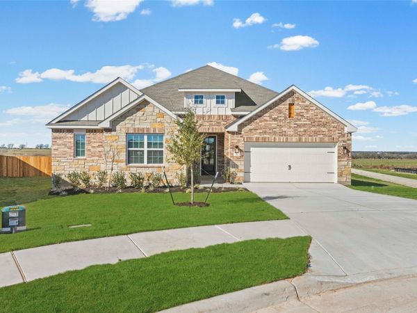 521 W Luna Blue LN, Jarrell, TX 76537