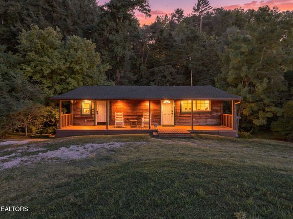 446 Lovers Lane, Townsend, TN 37882