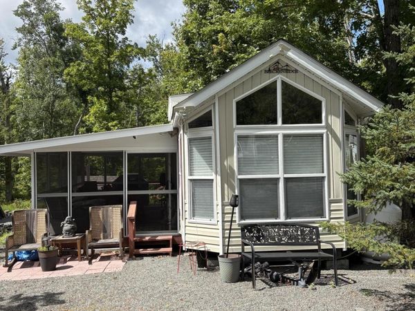 122 Maple Forest Drive , Milford, PA 18337