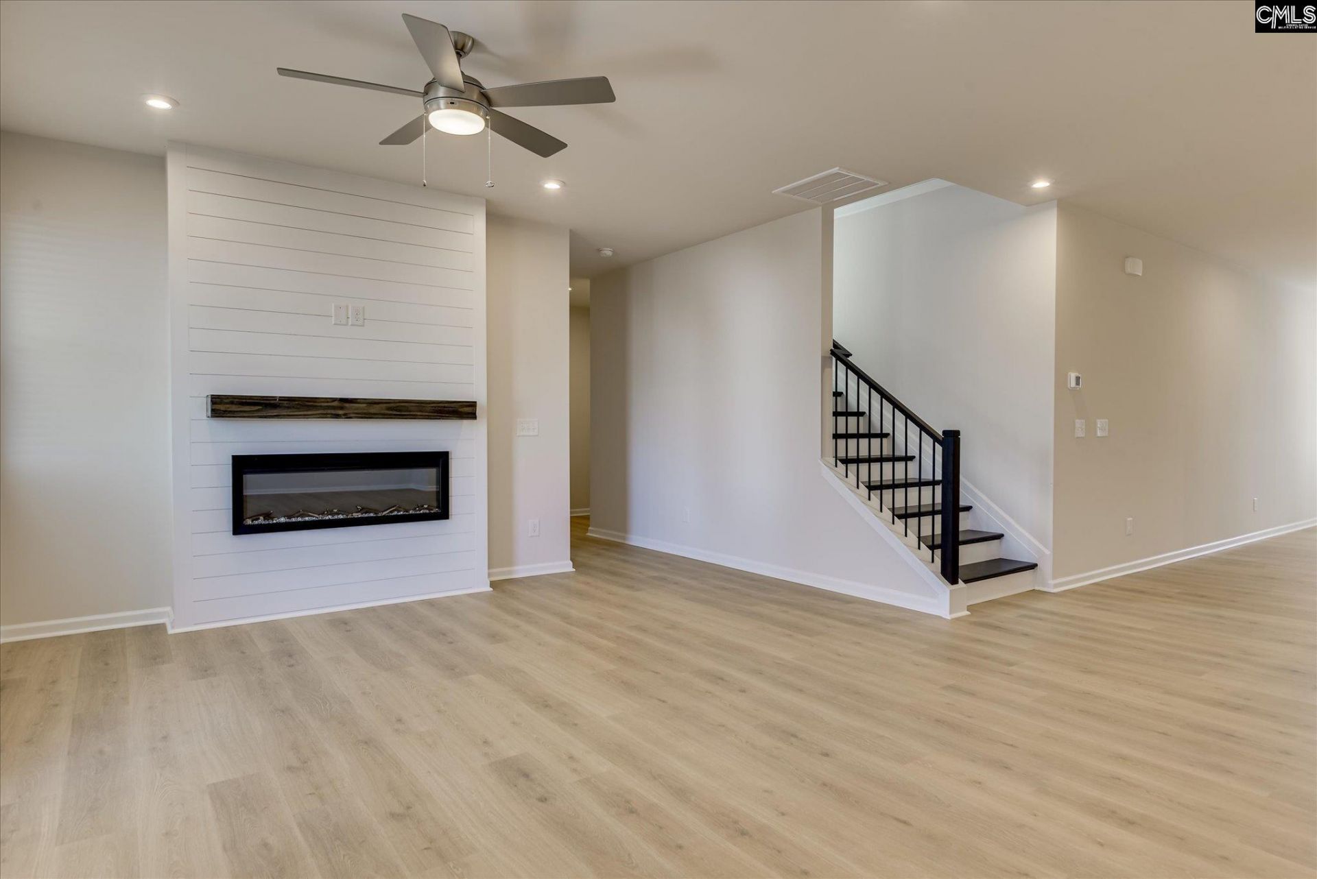 301 Summer Orchard Drive  Photo 6