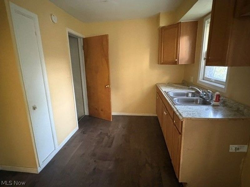 15807 Harvard Avenue, Cleveland, OH 44128 Photo 10