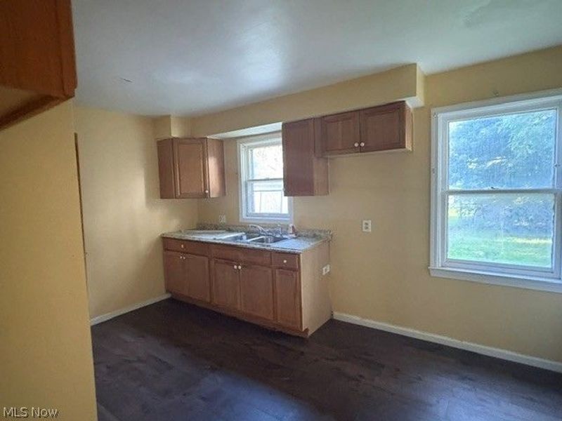 15807 Harvard Avenue, Cleveland, OH 44128 Photo 12
