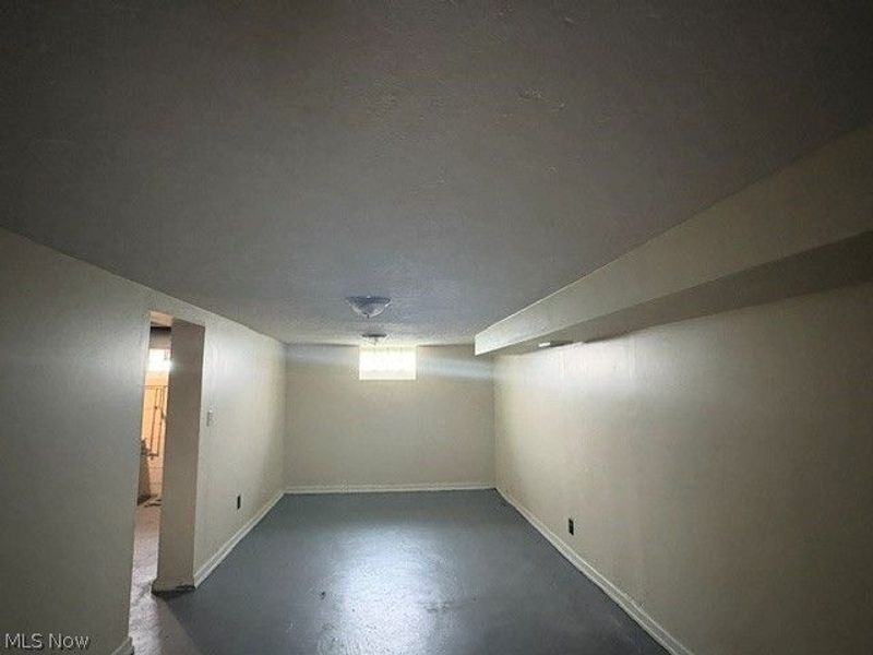 15807 Harvard Avenue, Cleveland, OH 44128 Photo 20