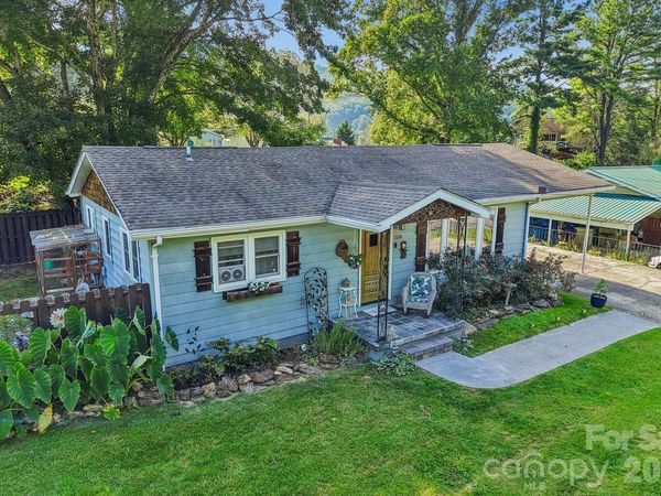 550 Lickstone Road , Waynesville, NC 28786