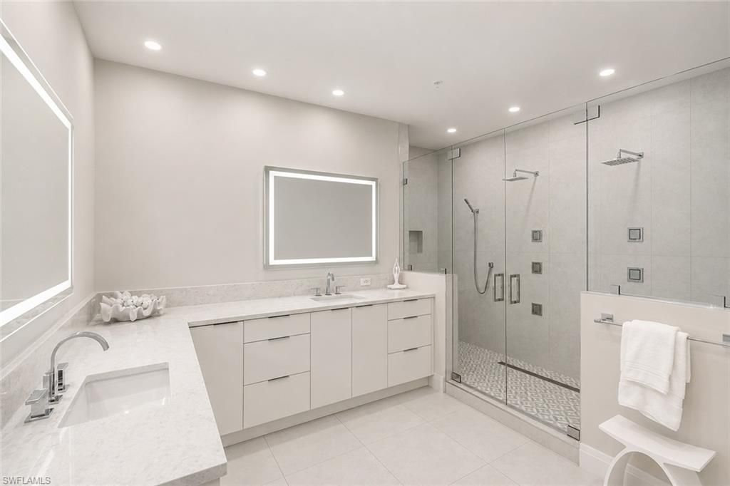 173 Colonade Cir, Unit 1401, Naples, FL 34103 Photo