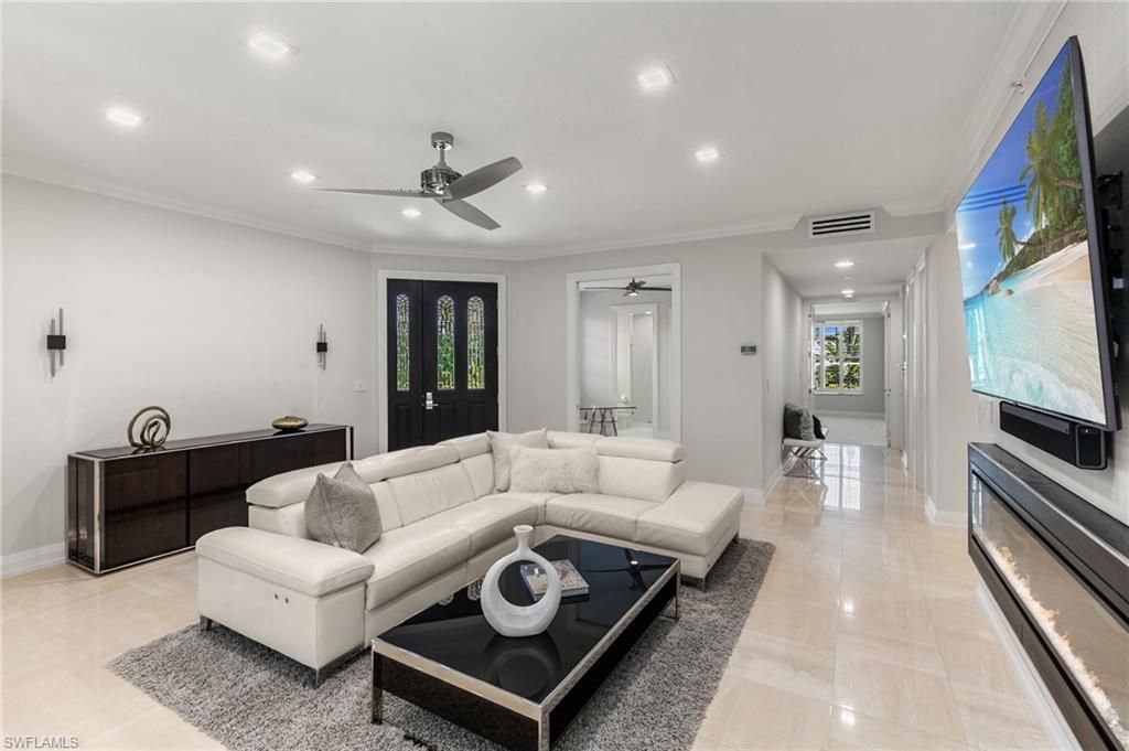 173 Colonade Cir, Unit 1401, Naples, FL 34103 Photo