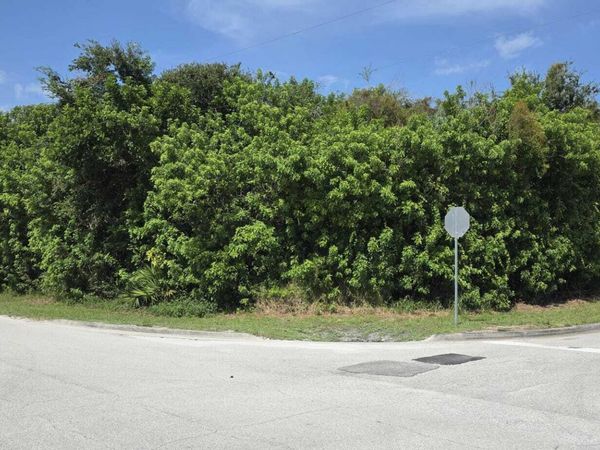 1330 4th Avenue SW, Vero Beach, FL 32962