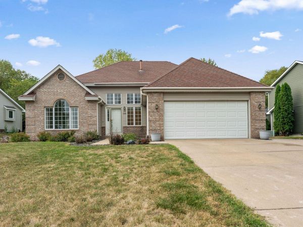 2320 Parkview Lane, Woodbury, MN 55125