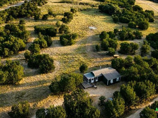 1098 Winter Road , Gatesville, TX 76528