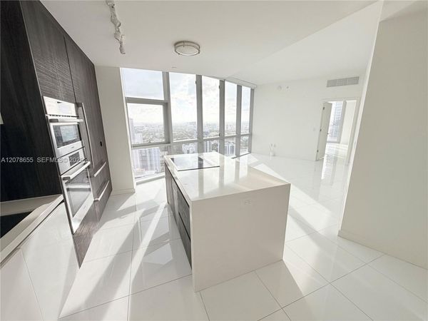 851 NE 1st Ave , Unit 3202, Miami, FL 33132
