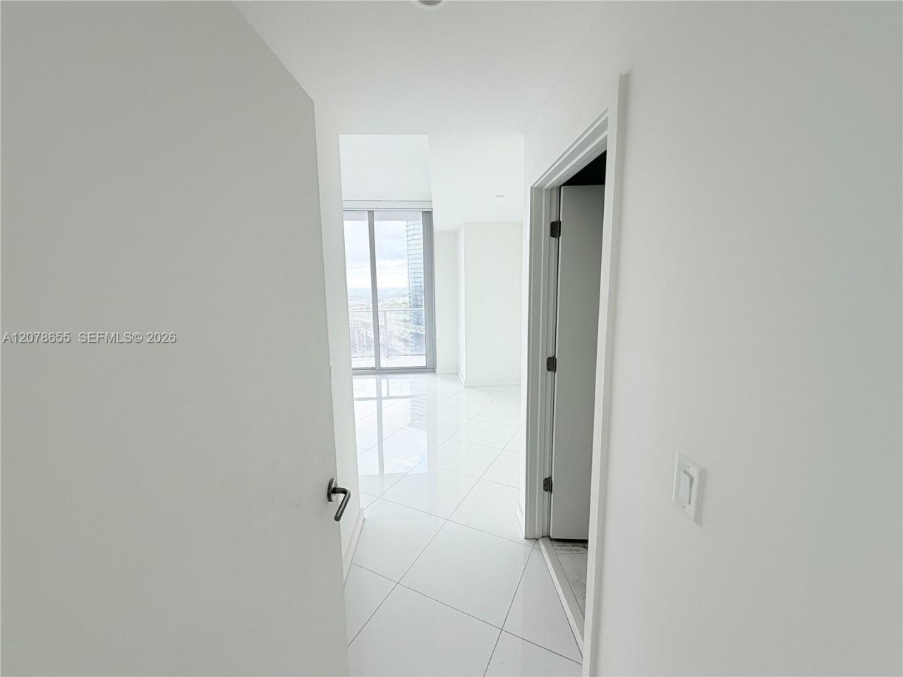851 NE 1st Ave, Unit 3202, Miami, FL 33132 Photo