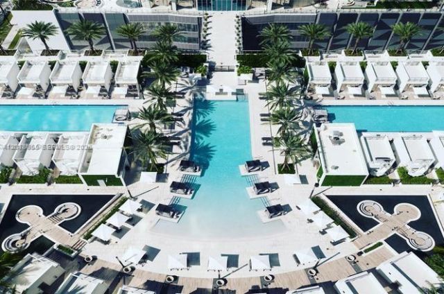 851 NE 1st Ave, Unit 3202, Miami, FL 33132 Photo
