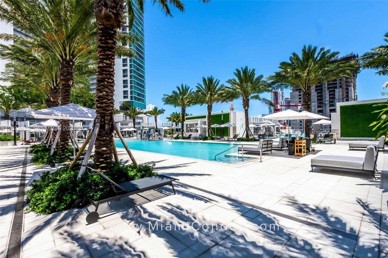 851 NE 1st Ave, Unit 3202, Miami, FL 33132 Photo