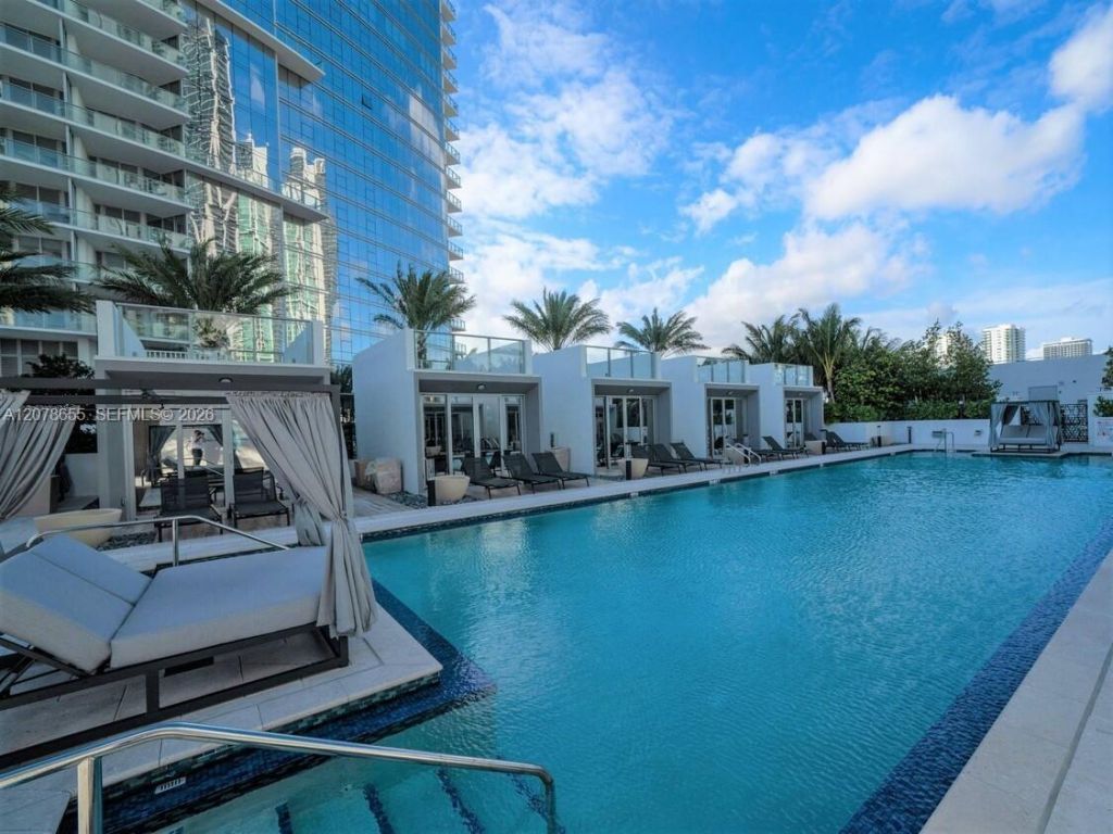 851 NE 1st Ave, Unit 3202, Miami, FL 33132 Photo