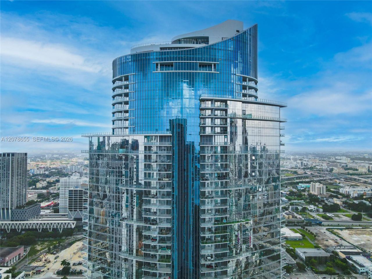 851 NE 1st Ave, Unit 3202, Miami, FL 33132 Photo