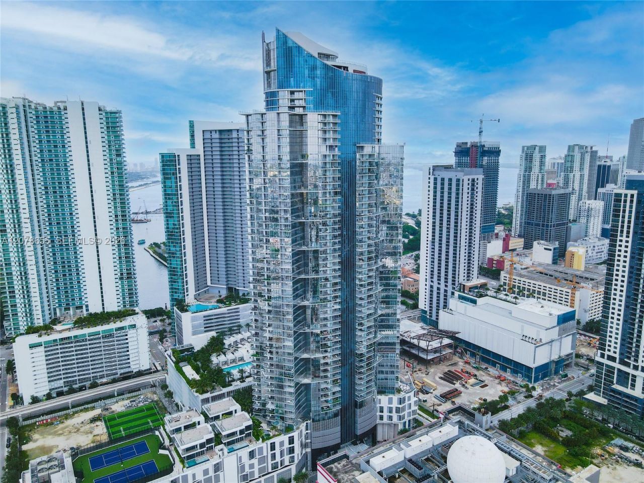 851 NE 1st Ave, Unit 3202, Miami, FL 33132 Photo