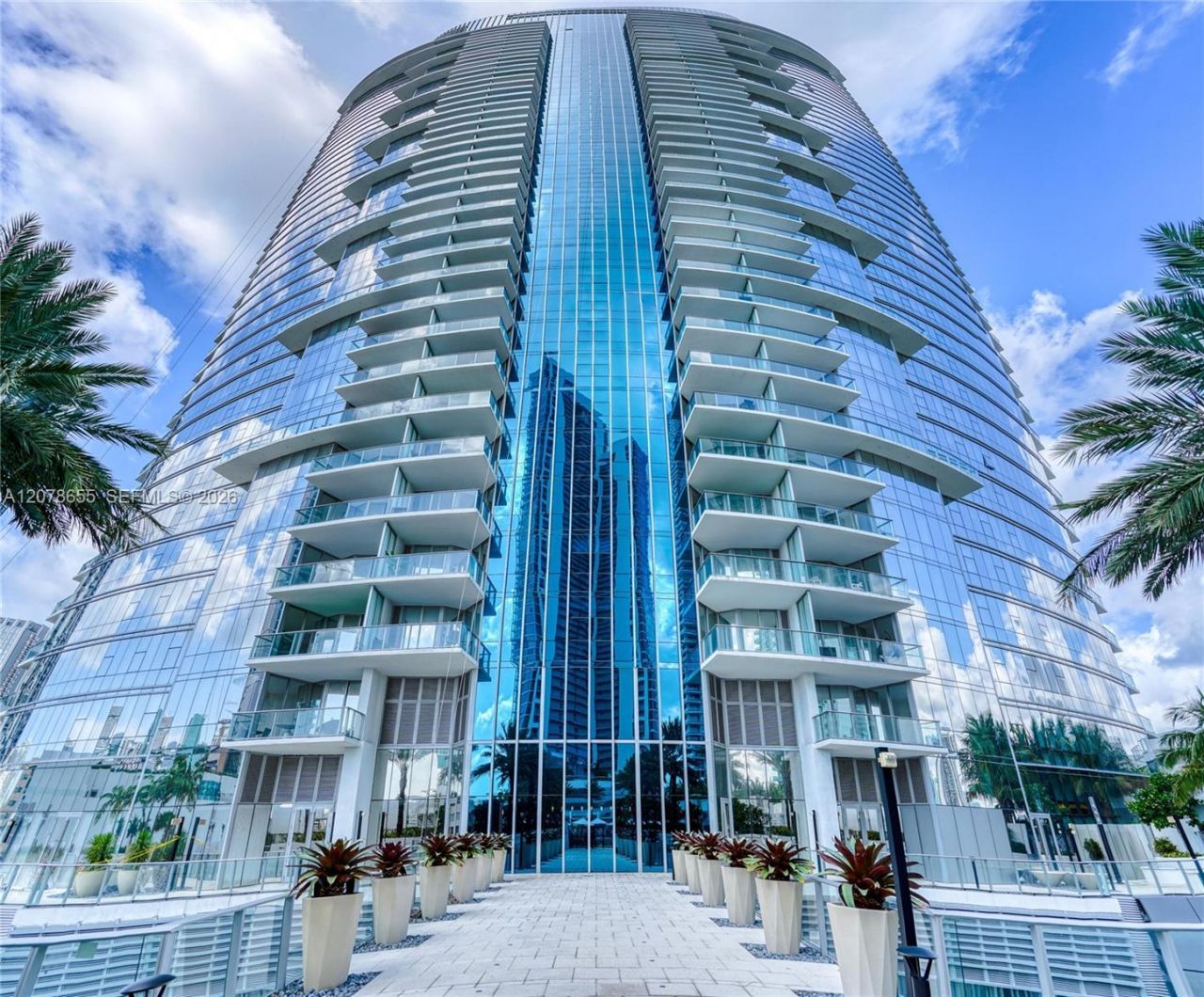 851 NE 1st Ave, Unit 3202, Miami, FL 33132 Photo
