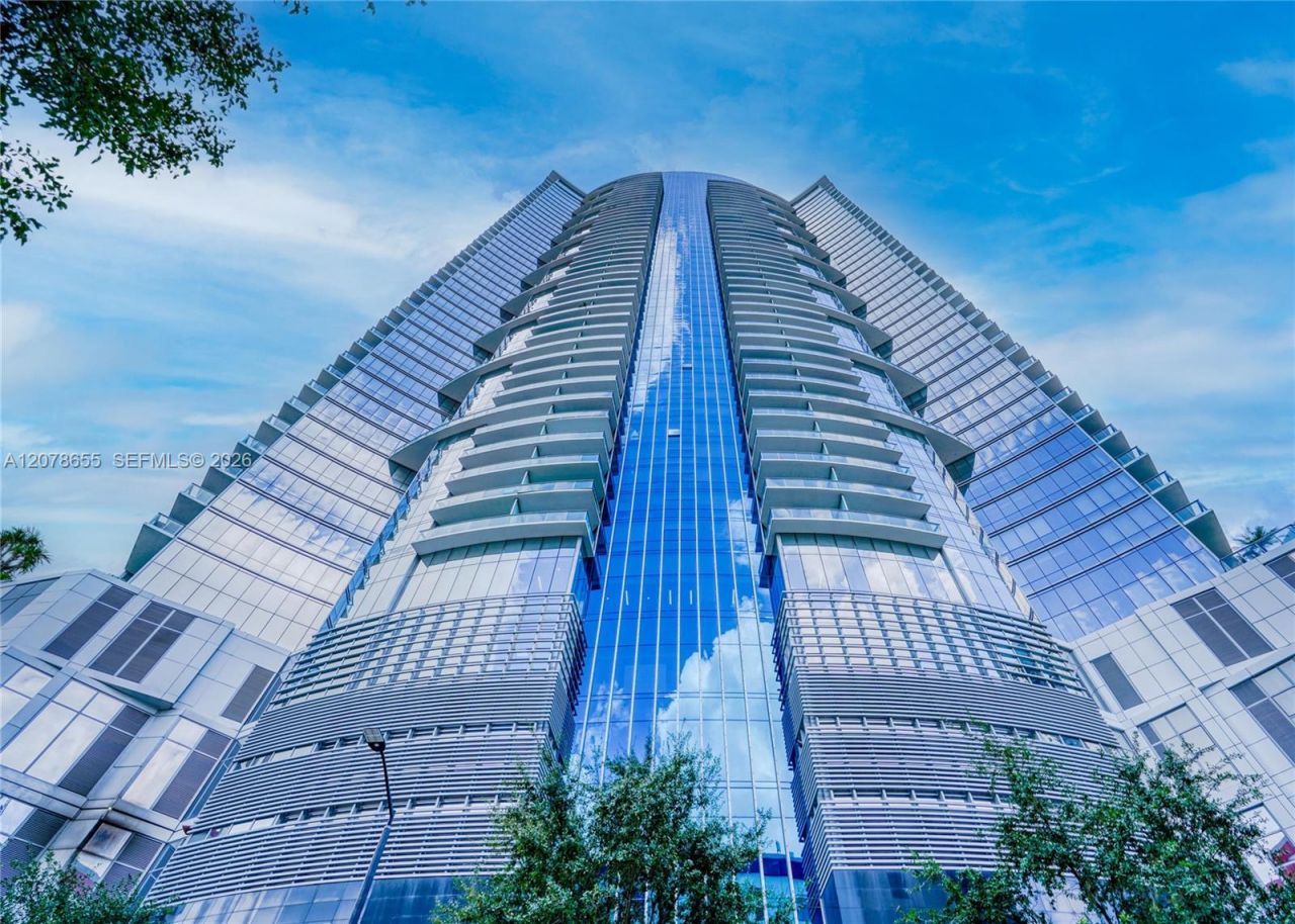 851 NE 1st Ave, Unit 3202, Miami, FL 33132 Photo